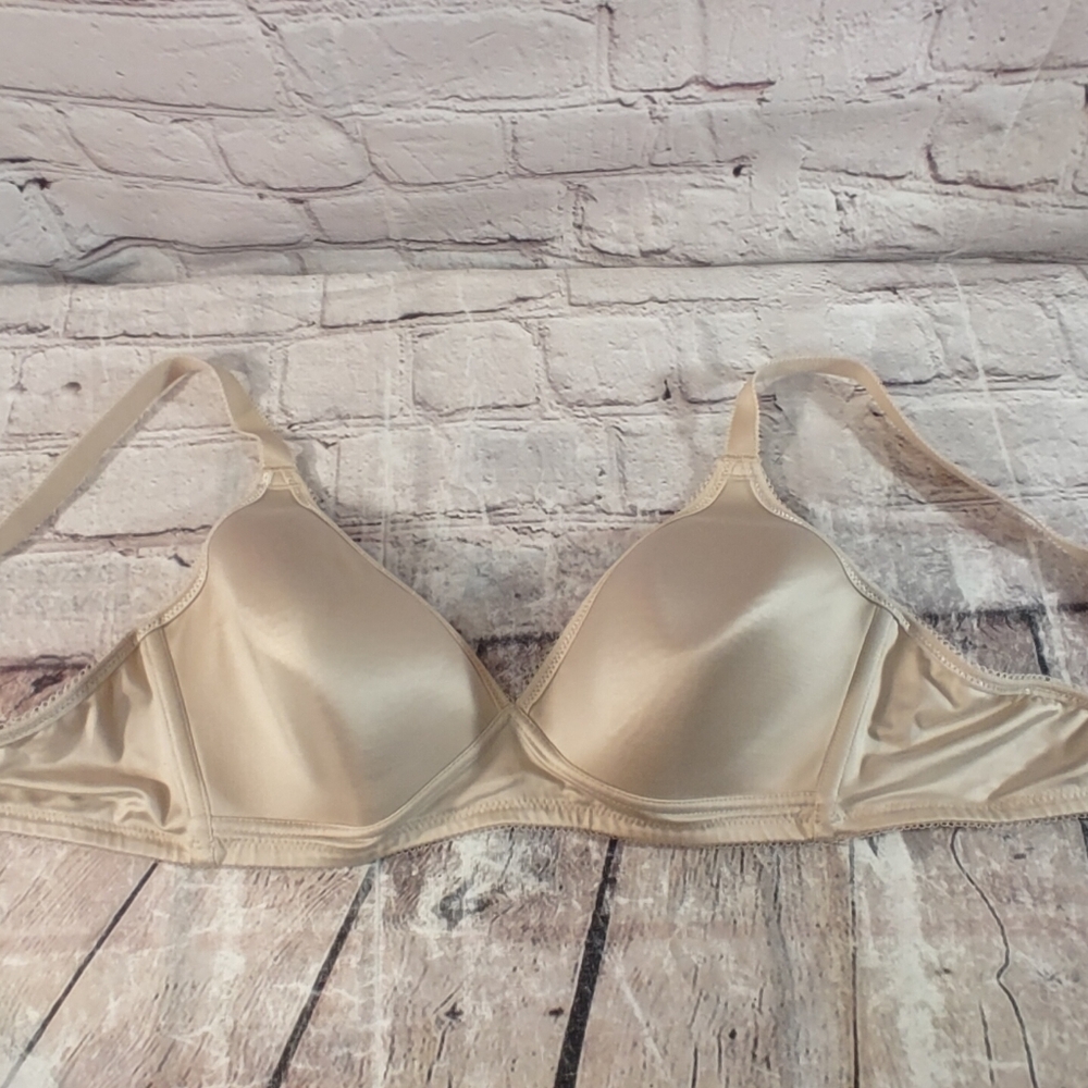 Wacoal Basic Beauty Full Contour Wireless Bra Cre… - image 7